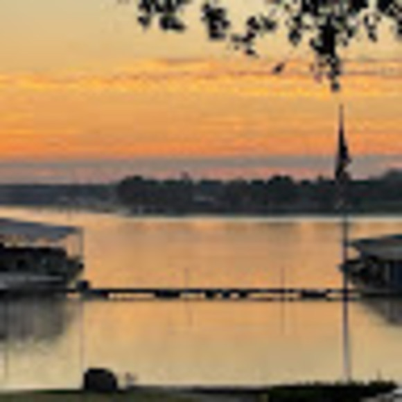 Meet your Posher, Chris - Picture 1 of 1